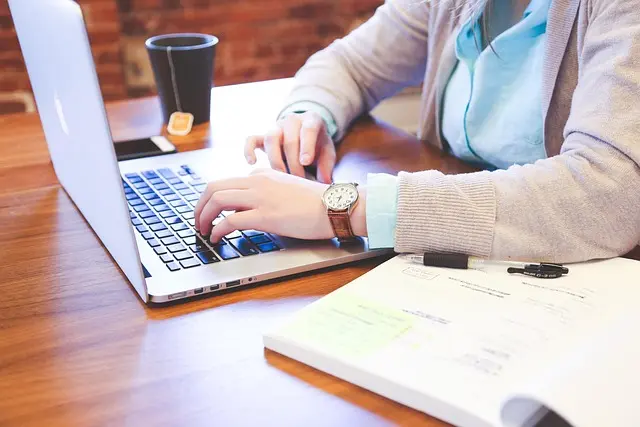 How to Build a Personal Brand That Attracts Followers
